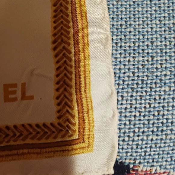 CHANEL VINTAGE 100% Silk logo Camellia Auth 34" x 35" Scarf Hand-rolled Hem - Picture 13 of 16